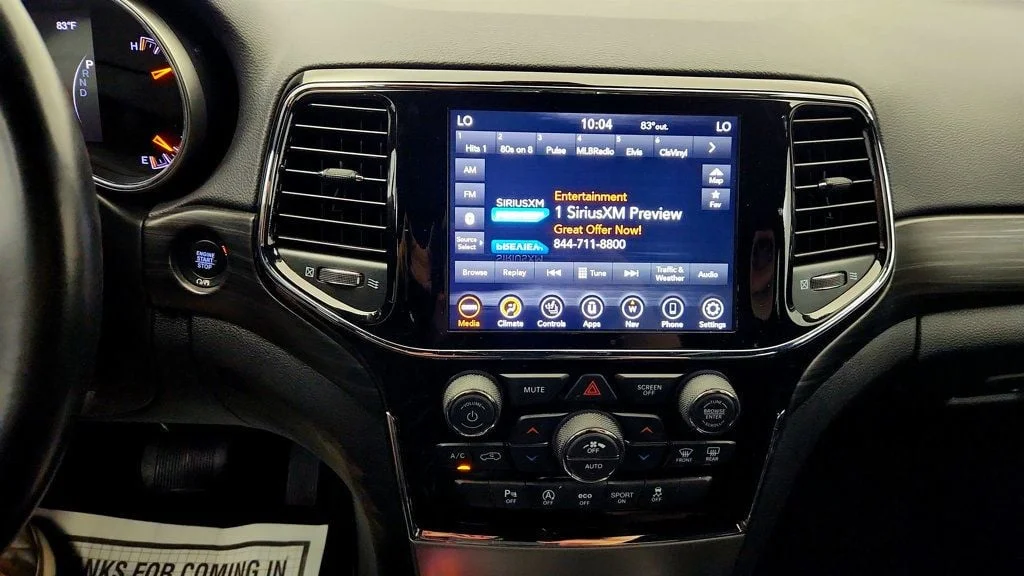 Used 2022 Diamond Black Crystal Pearlcoat Jeep Laredo X 4x2 image 17