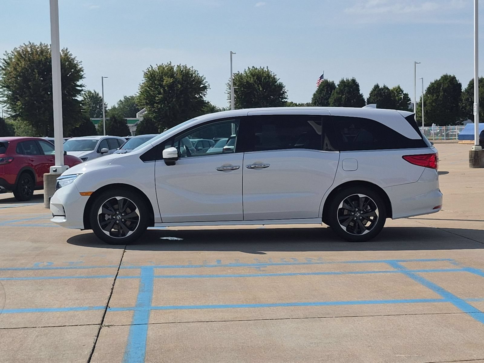 2024 Honda Odyssey Elite - Photo 9