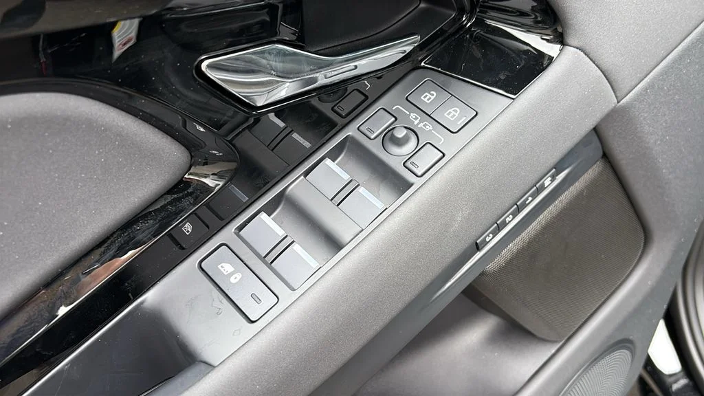 New 2026 Black Land Rover Hoxton Edition image 9