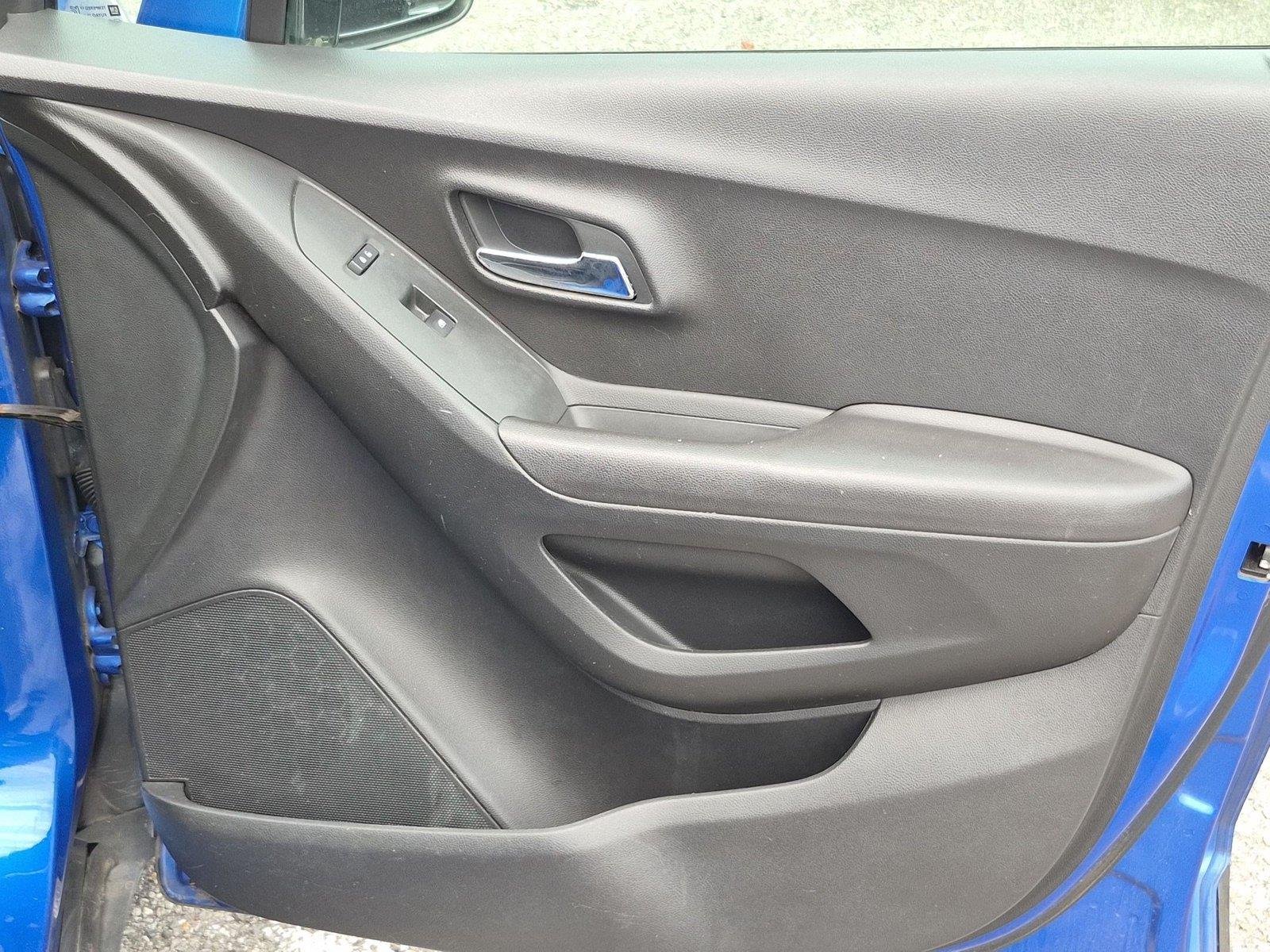 Used 2015 Brilliant Blue Metallic Chevrolet LT image 34