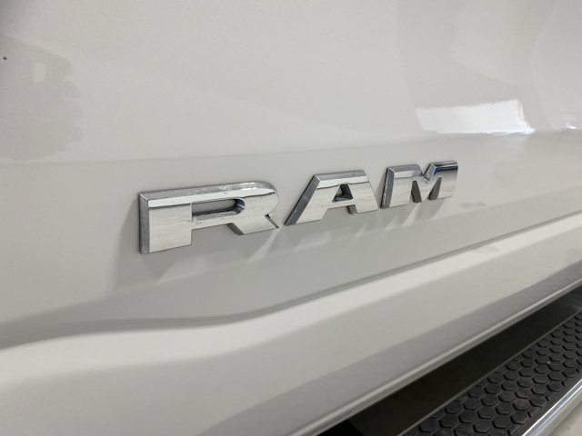 Used 2019 Ivory White Tri-Coat Pearlcoat Ram Laramie image 31