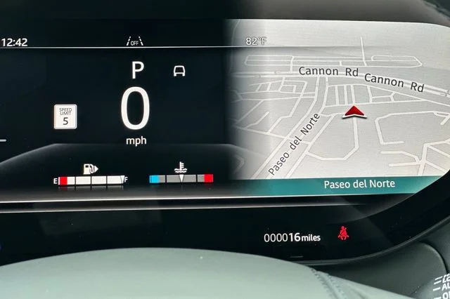 New 2026 Fuji White Land Rover SE image 26
