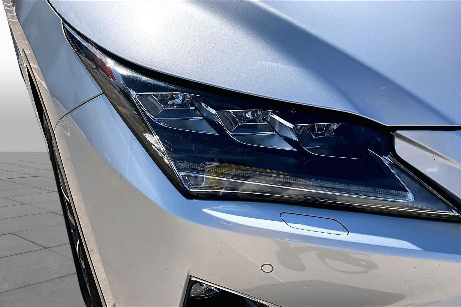 Used 2016 Silver Lining Metallic Lexus  image 28