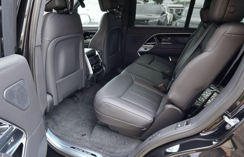 New 2026 Santorini Black Land Rover SE image 33