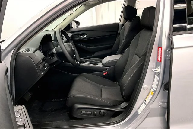 2025 Honda Accord SE - Photo 24