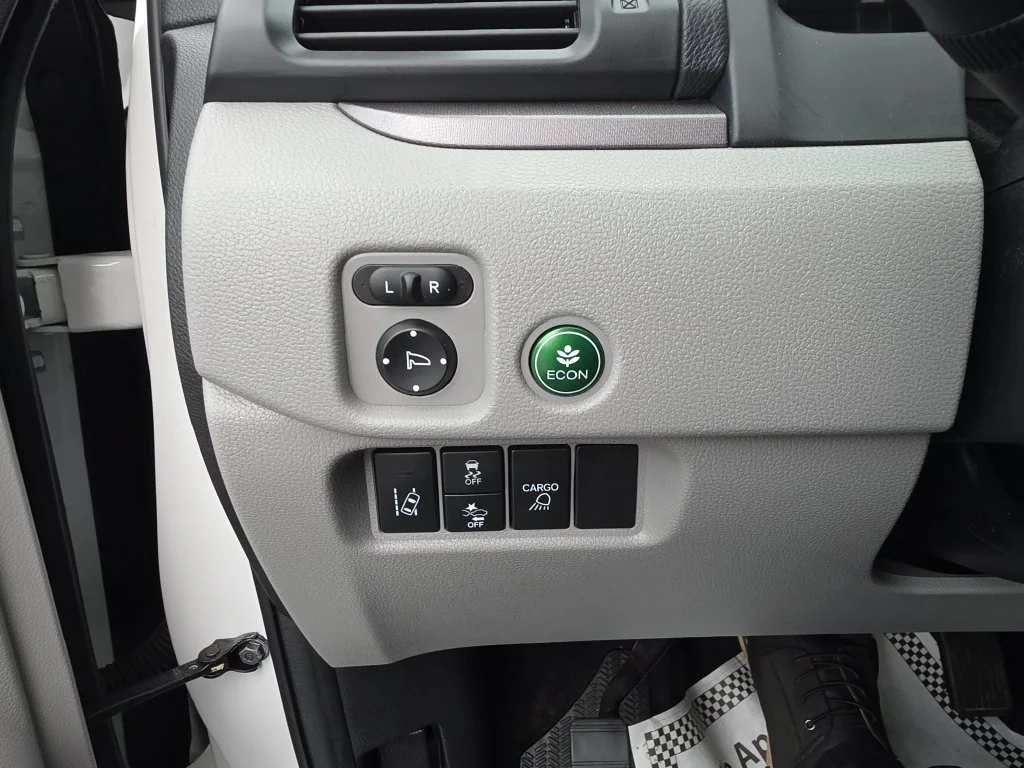 Used 2024 White Honda RTL image 29