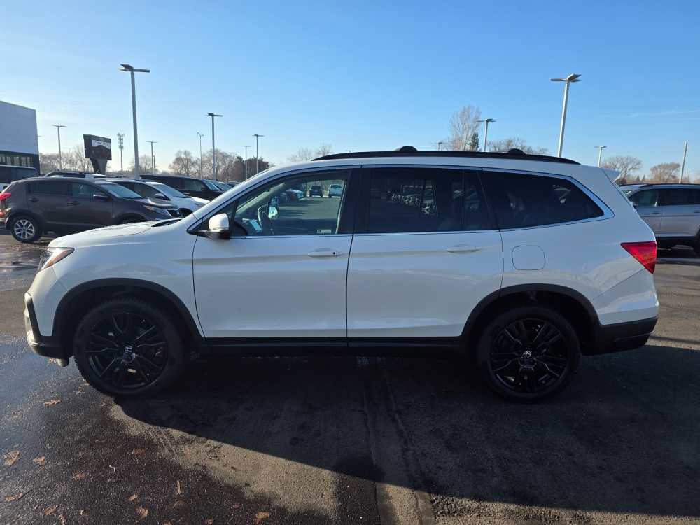 Used 2022 Honda Pilot SE with VIN 5FNYF6H24NB012039 for sale in St. Cloud, Minnesota