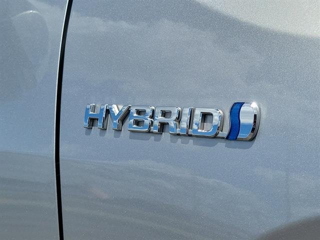 Certified Used 2021 SILVER SKY METALLIC Toyota  image 6