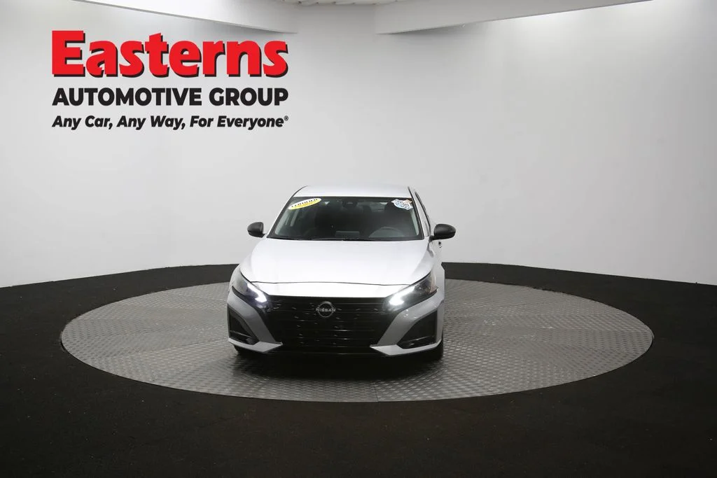 Used 2023 Silver Nissan 2.5 SR image 53