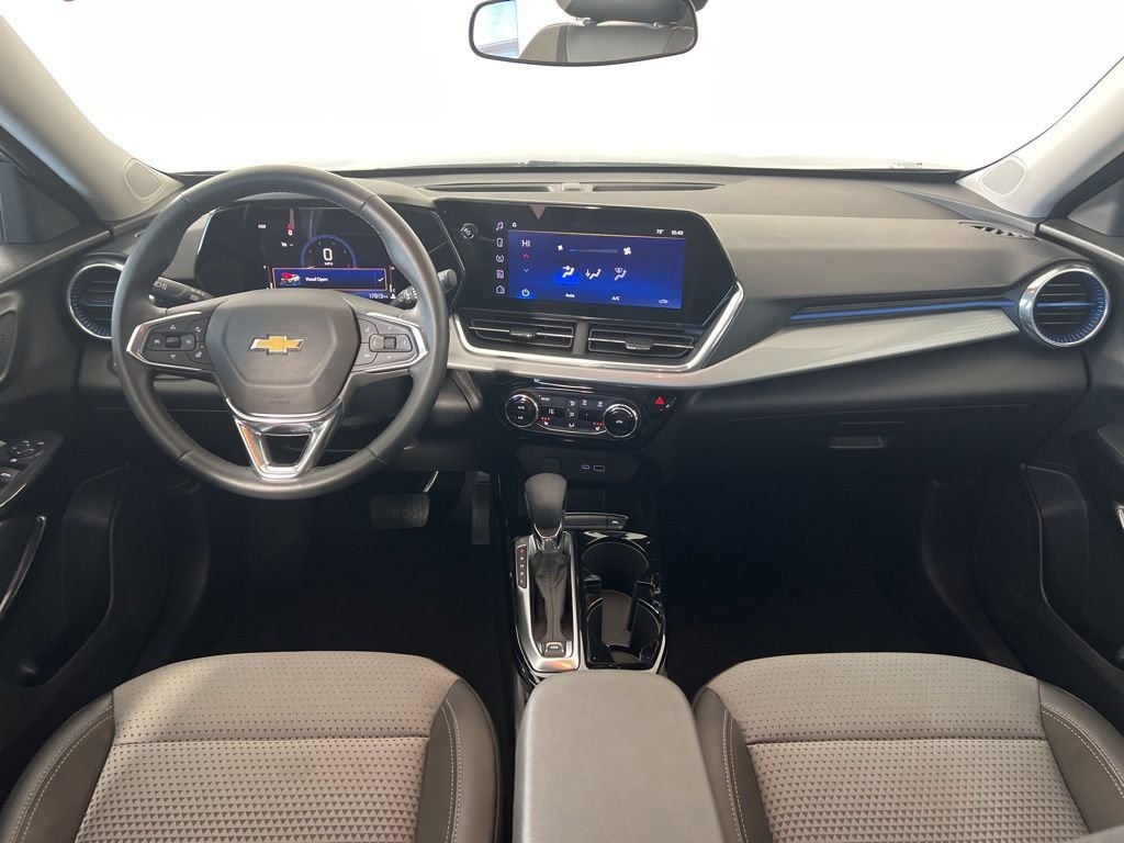 Used 2024 Gray Chevrolet LT image 18