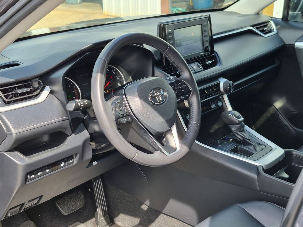 Used 2021 Gray Toyota XLE Premium image 27