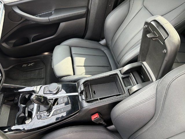 Used 2021  BMW xDrive30e image 30
