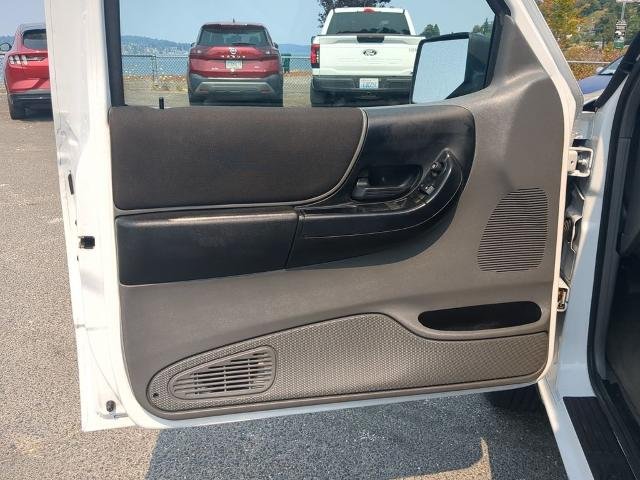 Used 2009 White Ford  image 12