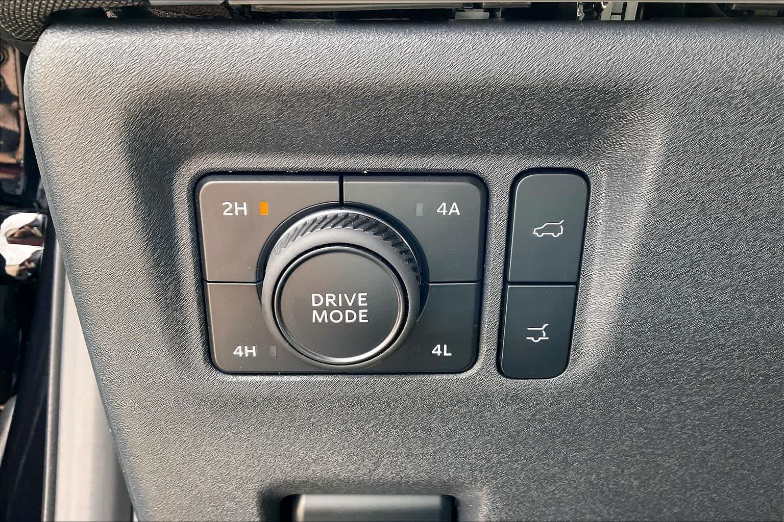 New 2026 Agate Black Metallic Ford MAX Platinum® image 17
