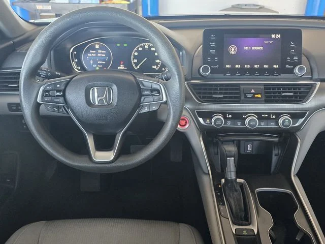 Used 2018 Lunar Silver Metallic Honda LX image 14