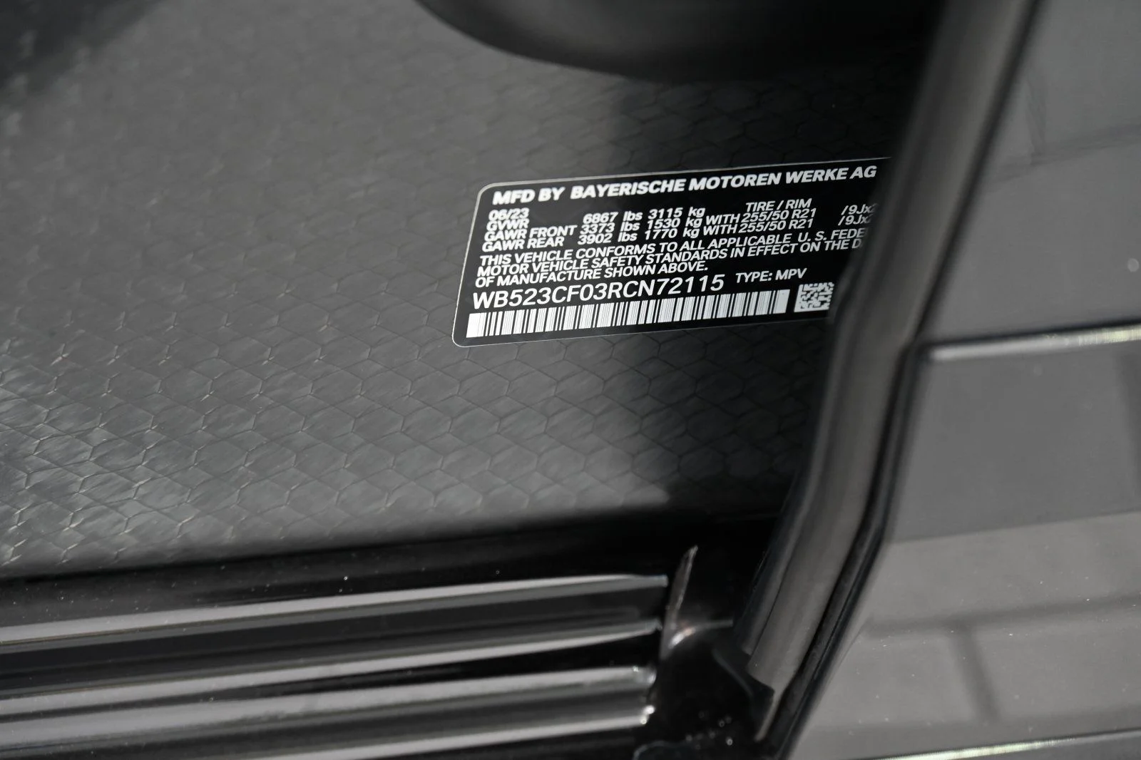 Used 2024 Black Sapphire Metallic BMW xDrive50 image 21