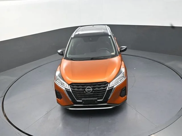 Used 2022 Orange Nissan SV image 12