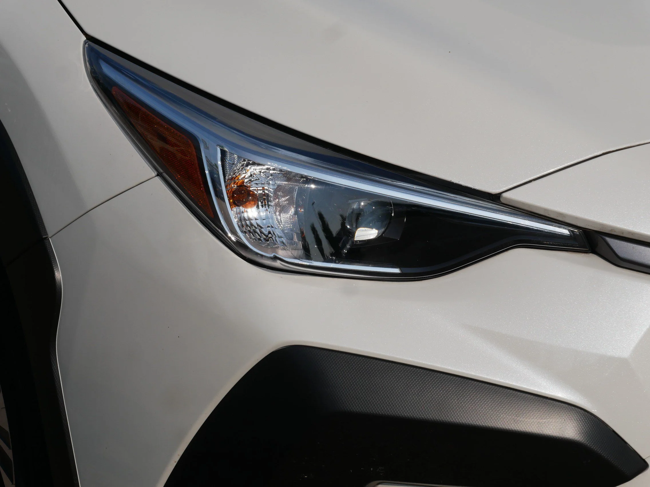 Used 2024 Crystal White Pearl Subaru Premium image 16
