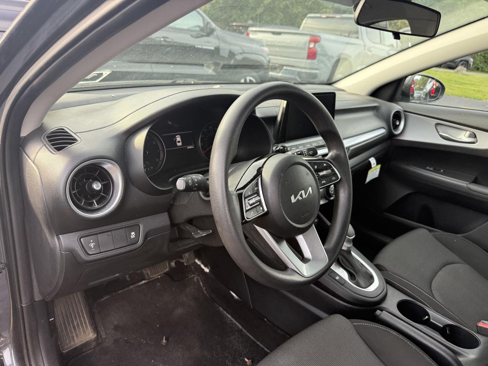 Used 2024 Gravity Gray Kia LXS image 6
