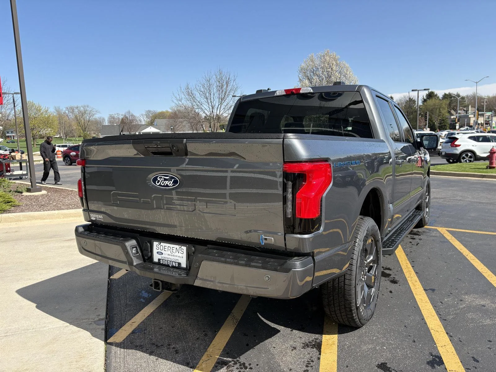 2025 Ford F-150 Lightning Flash - Photo 8