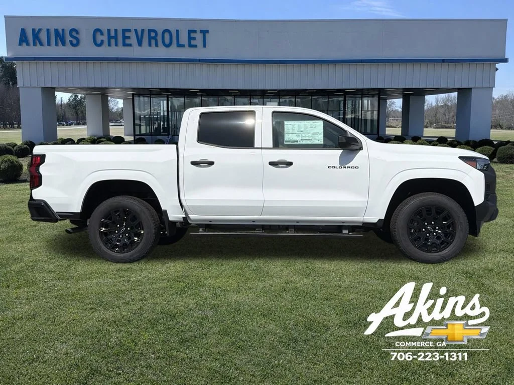 New 2026 Summit White Chevrolet WT image 6