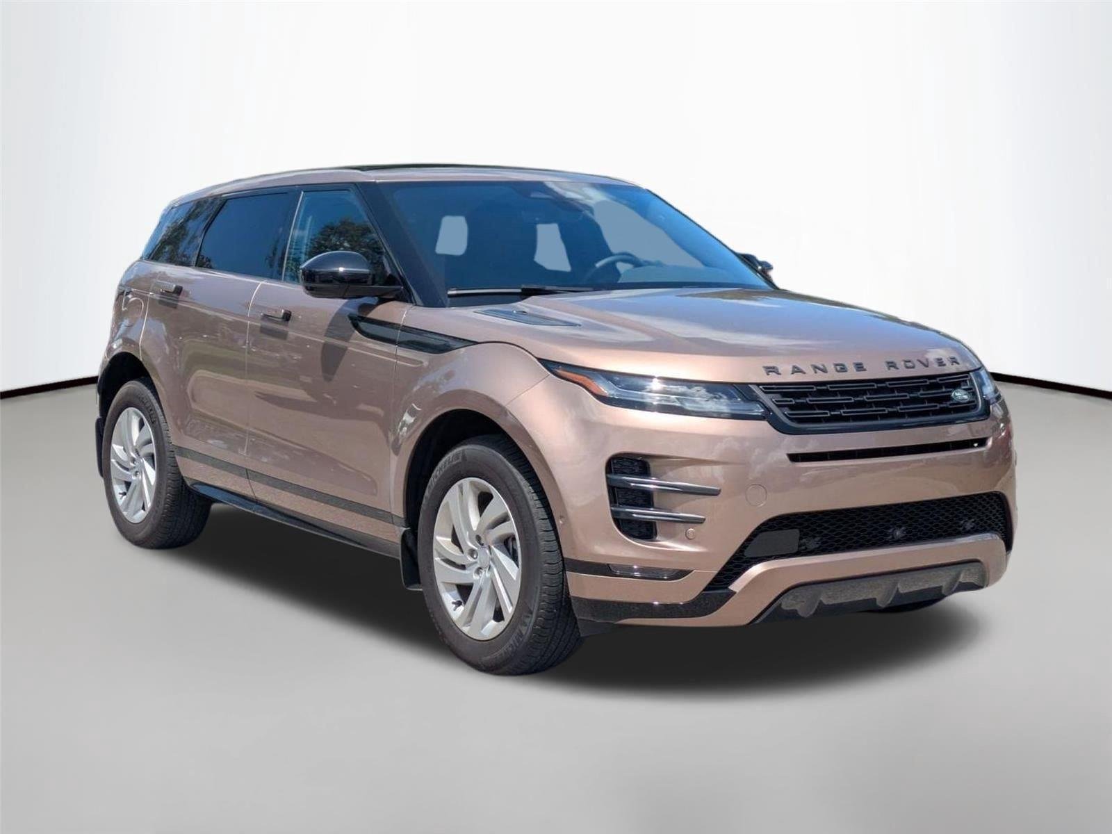 Used 2026 Corinthian Bronze Metallic Land Rover Dynamic SE image 3