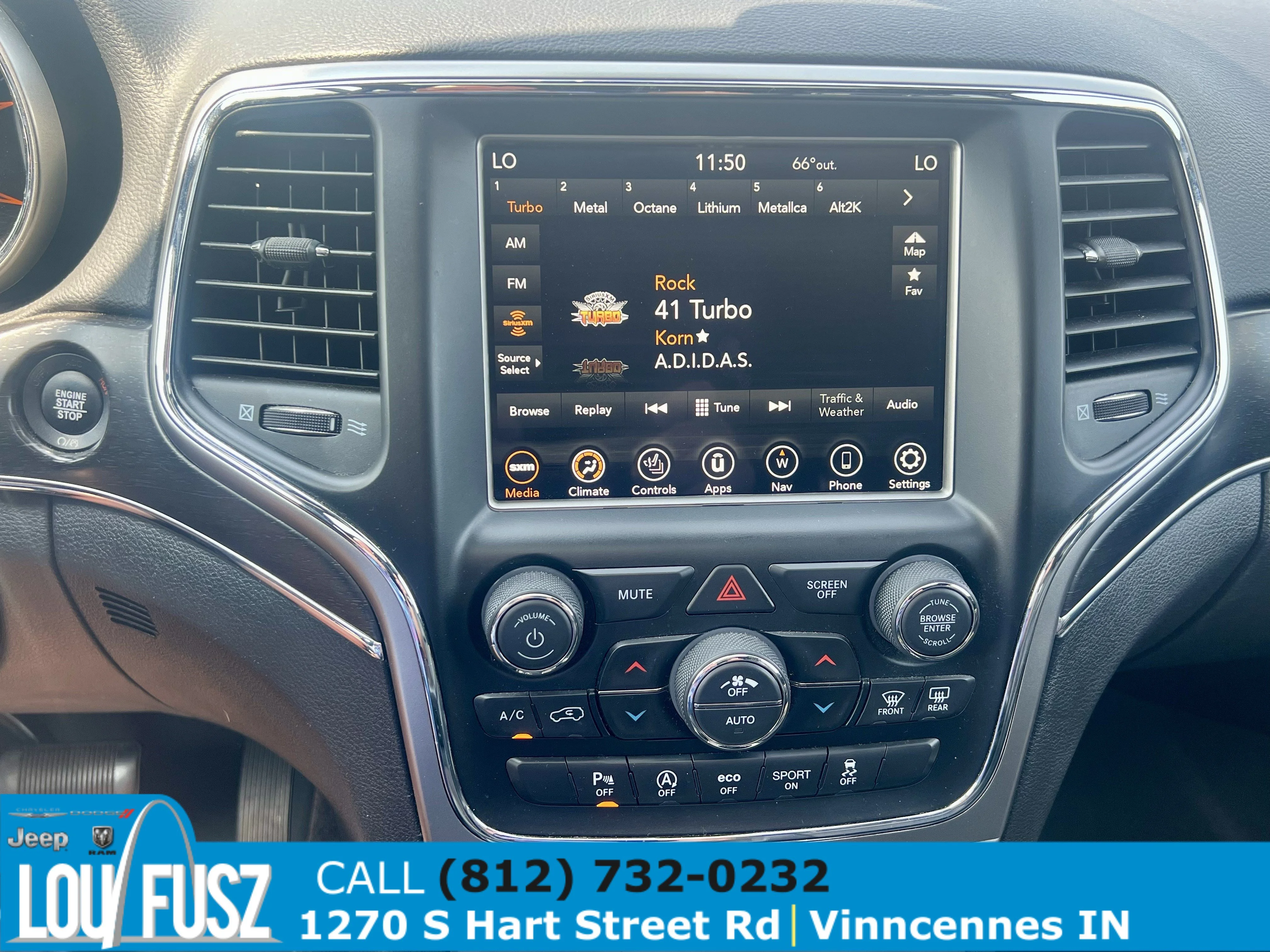 Used 2018 Diamond Black Crystal Pearlcoat Jeep Limited image 11
