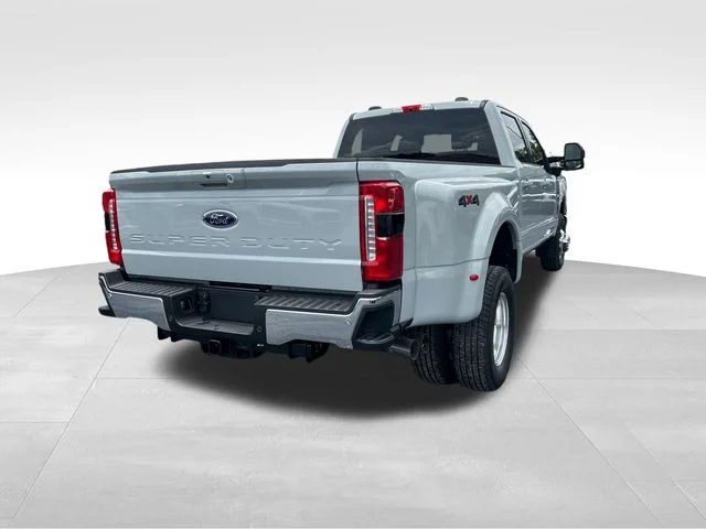 New 2026 Avalanche Ford F-350® Lariat® image 5