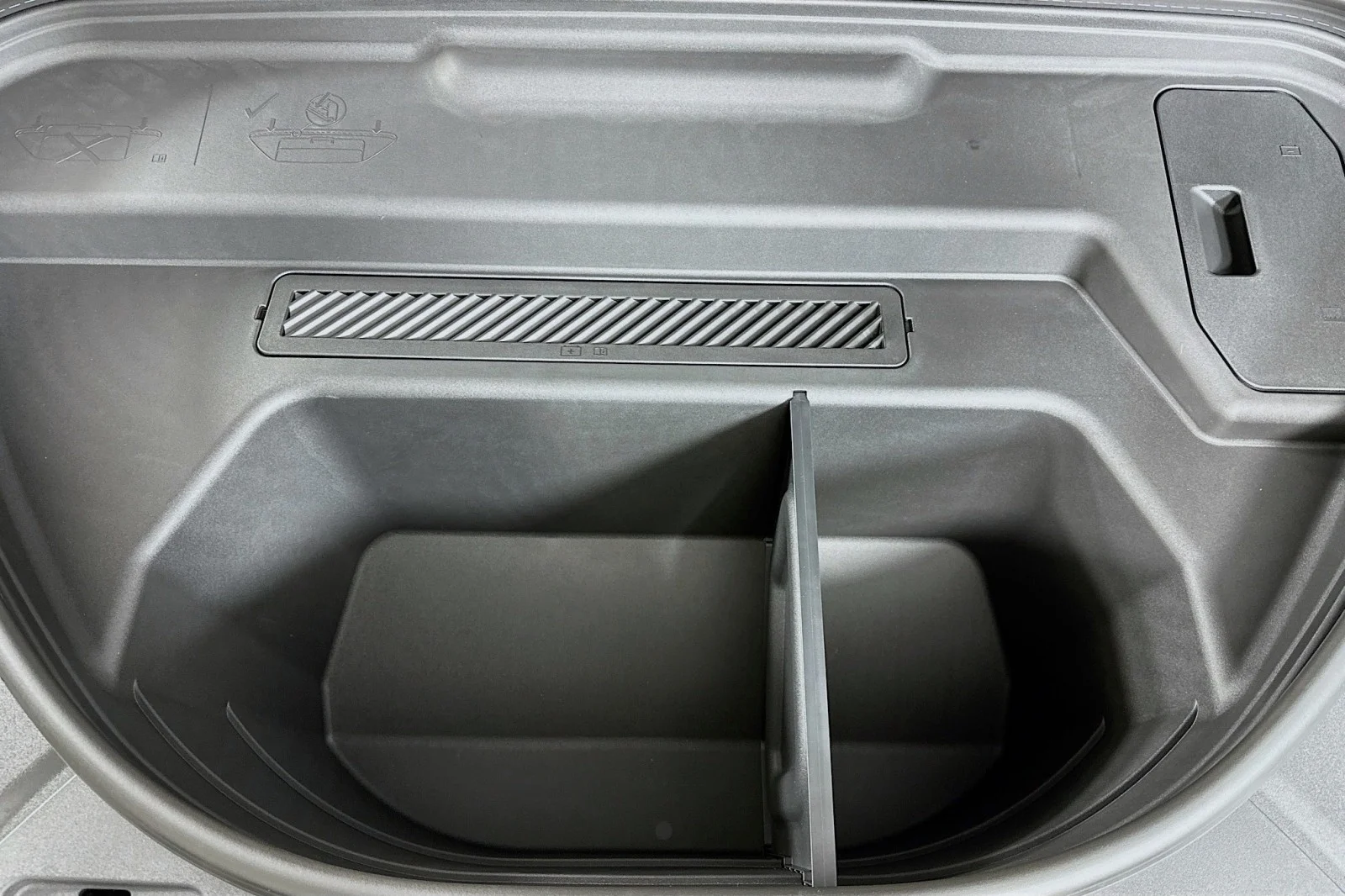 Used 2025 Magnet Gray Audi Premium Plus image 13