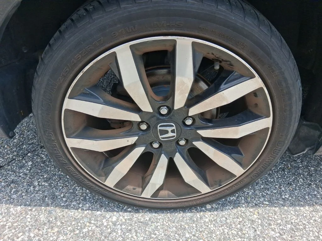 Used 2015 Black Honda EX-L image 12