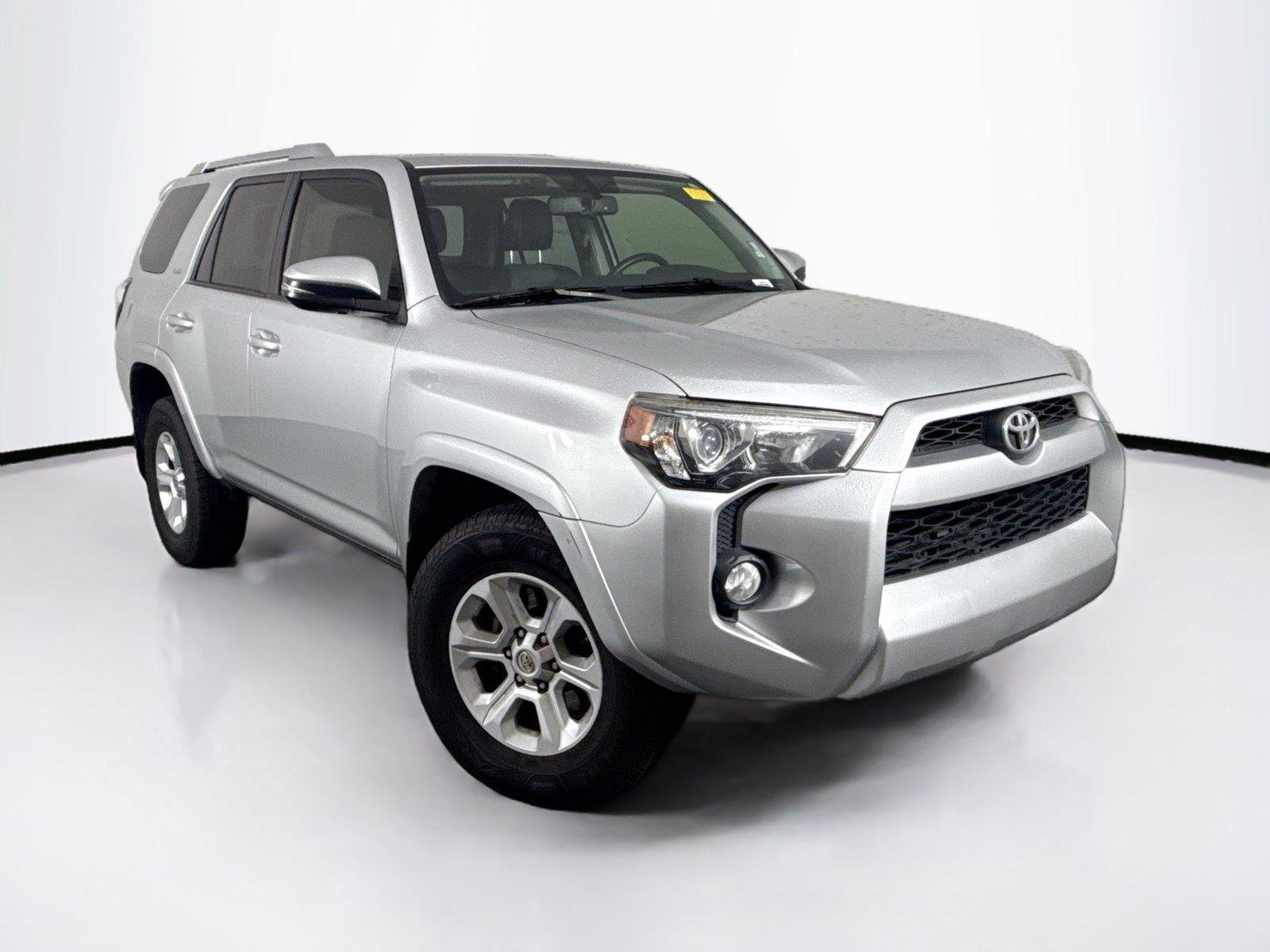Used 2016 Classic Silver Metallic Toyota SR5 Premium image 4