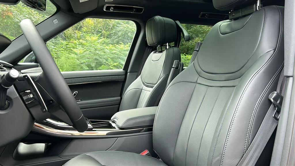 New 2027 Borasco Grey LAND ROVER Dynamic SE image 12