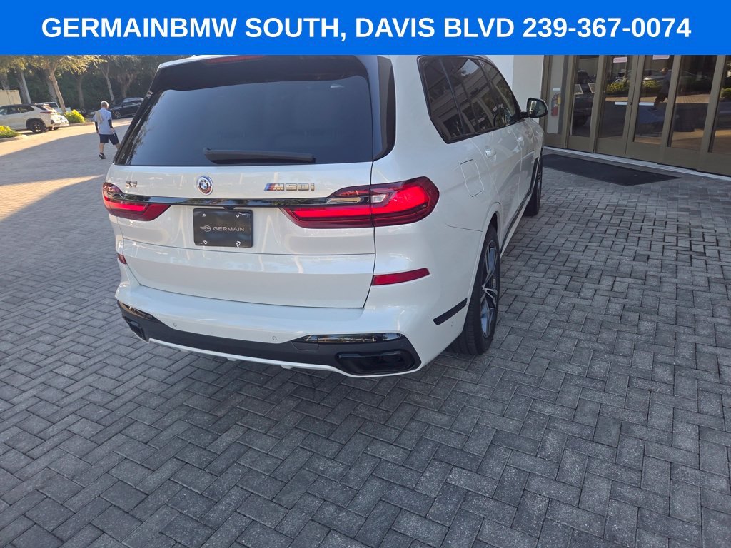 Used 2022 White Metallic BMW M50i image 23