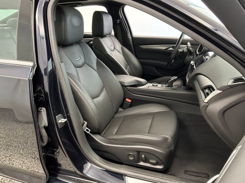 Used 2020 DARK MOON METALLIC Cadillac Premium Luxury image 31