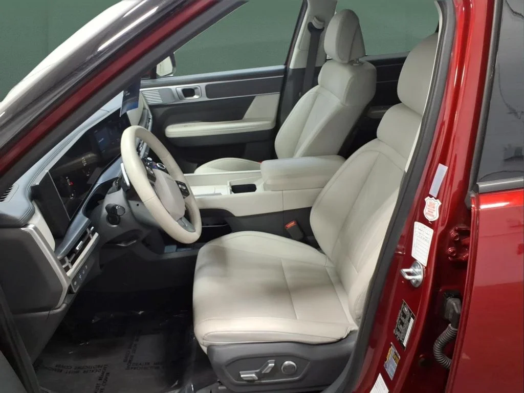 Certified Used 2025 Red Hyundai SEL image 21