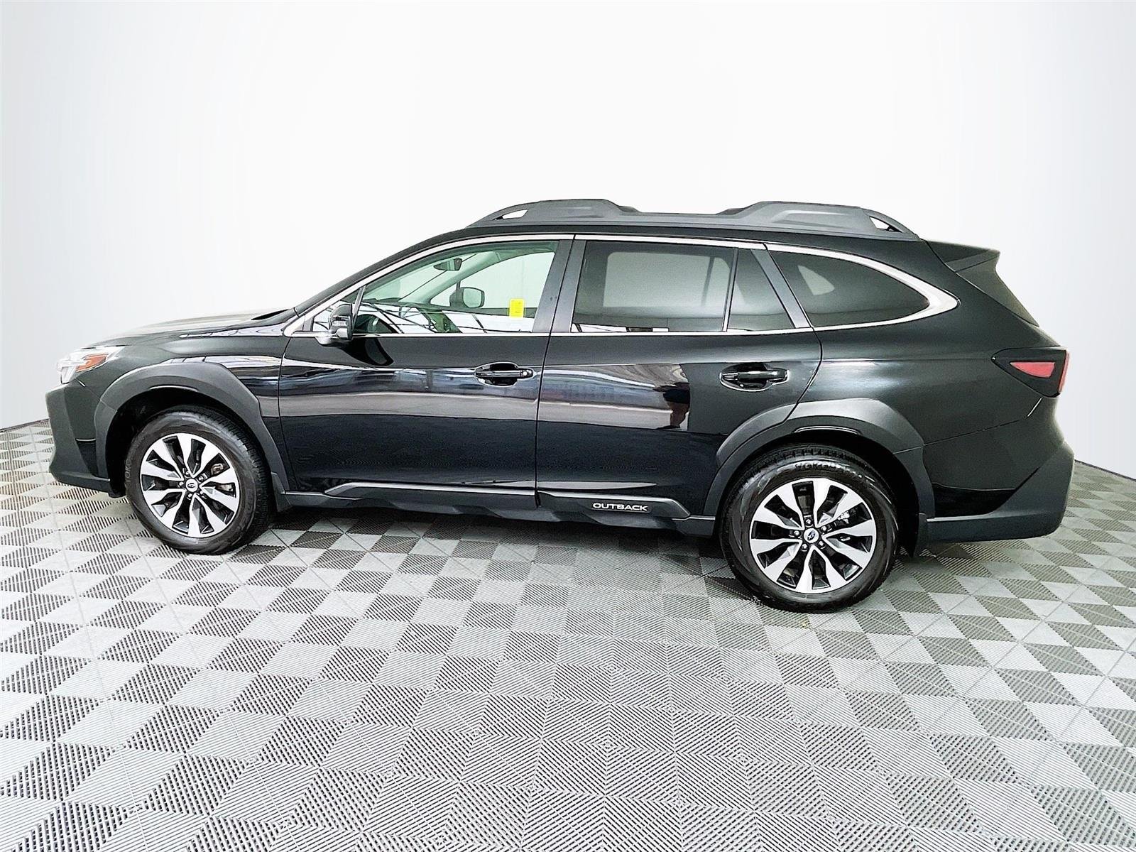 Used 2024 Crystal Black Silica Subaru Limited image 4