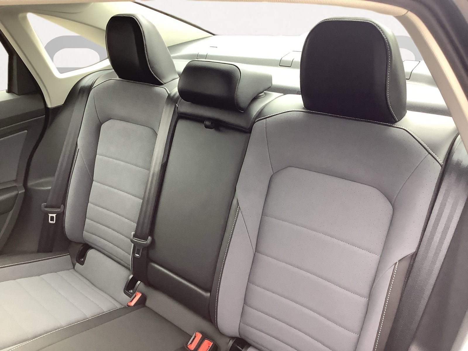 New 2026 Platinum Gray Metallic Volkswagen SE image 23