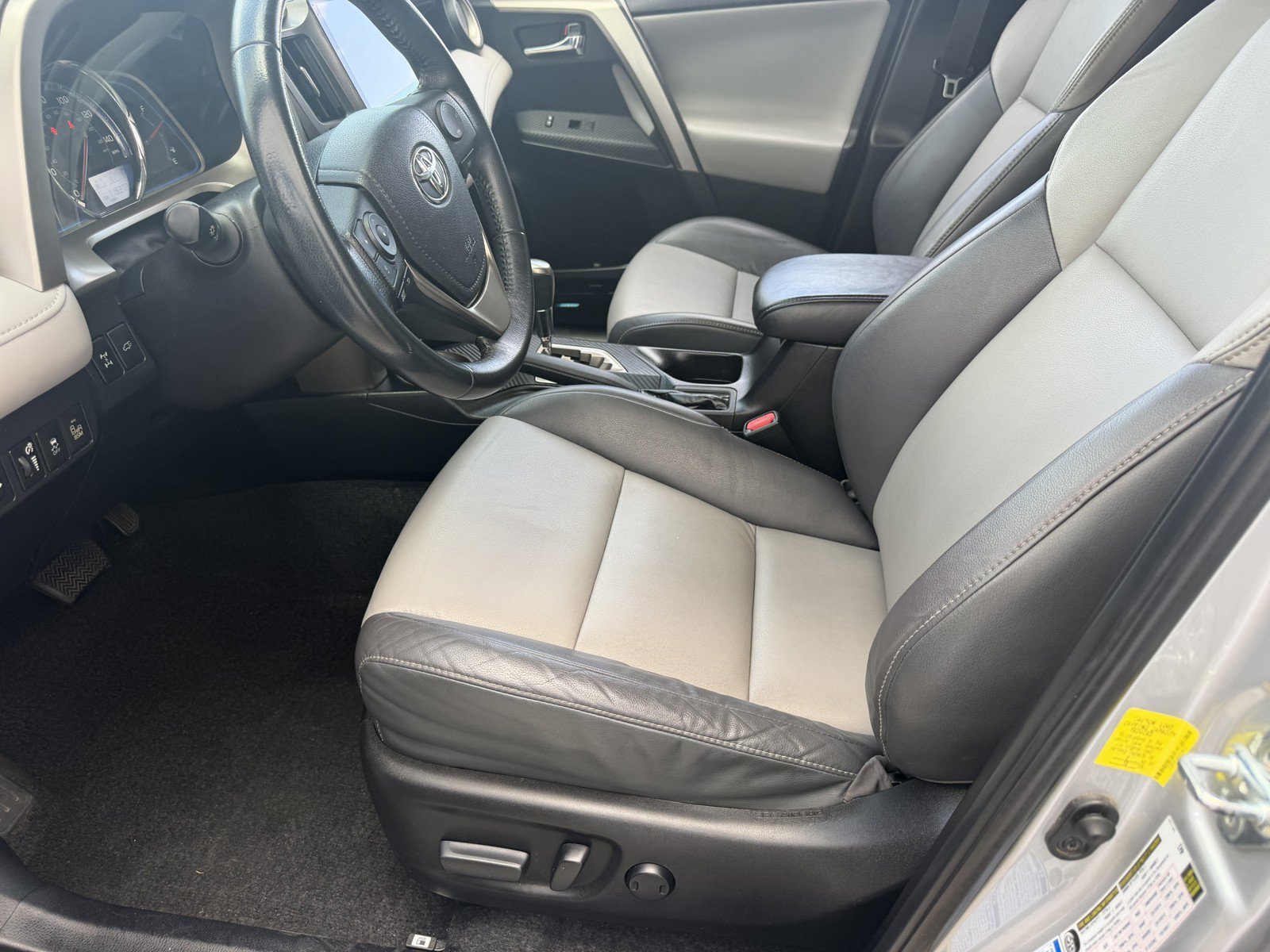 Used 2015 Classic Silver Metallic Toyota Limited image 21