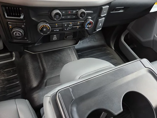 New 2026 Oxford White Ford XL image 32