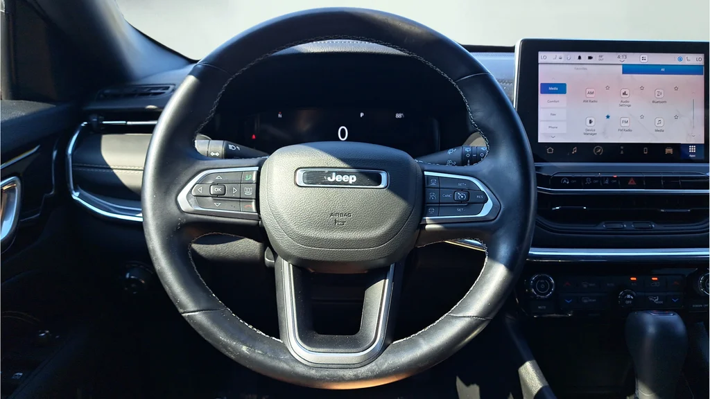 Used 2022 Silver Jeep Limited image 18