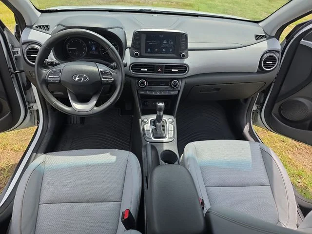 Used 2018 White Hyundai Limited image 10