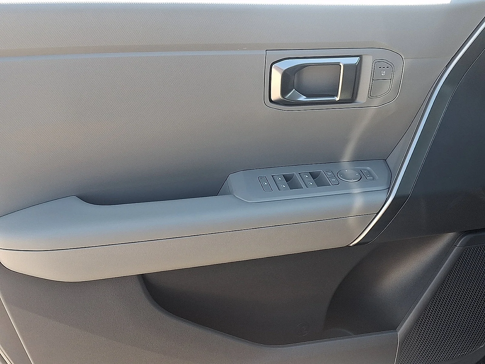 New 2027 Gray Kia S image 13