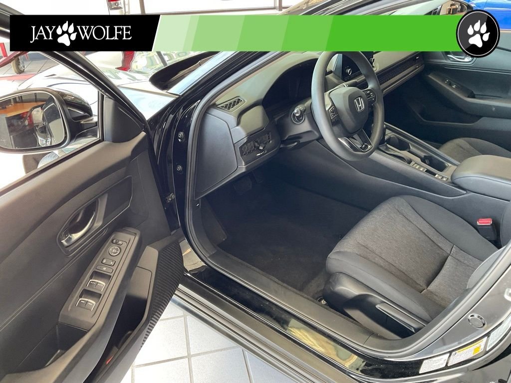 Used 2023  Honda LX image 8