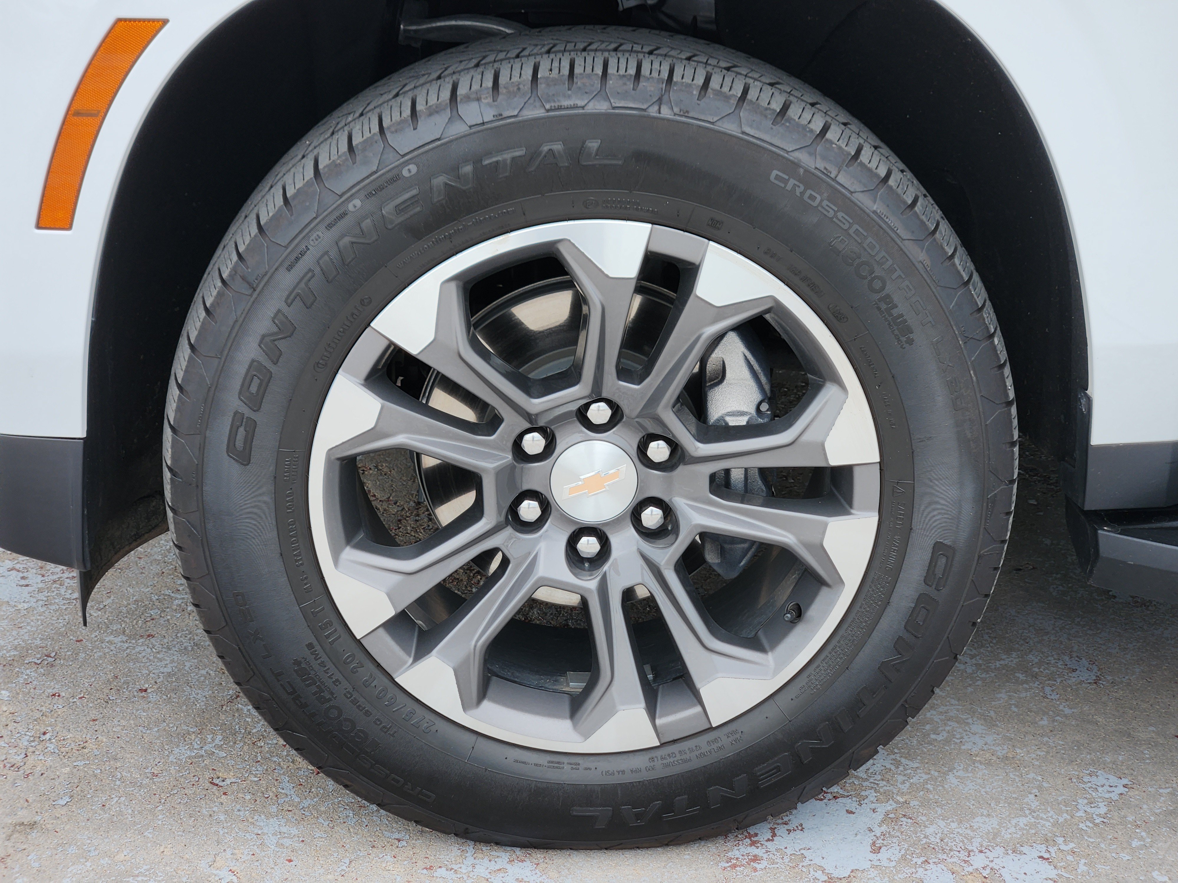 Used 2025 Summit White Chevrolet LT image 14