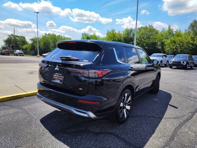 New 2026 Black Mitsubishi SE image 36