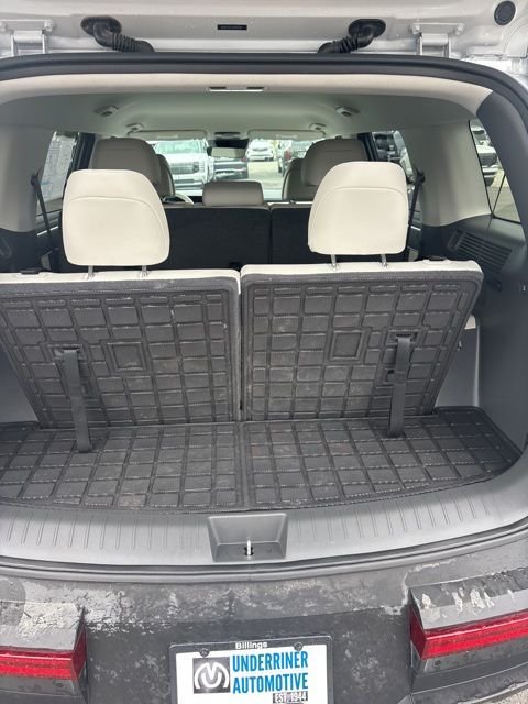 Used 2024 Silver Hyundai SEL image 29