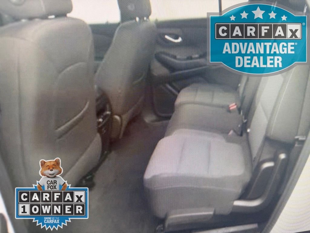 Used 2023 SUMMIT WHITE Chevrolet LT Cloth image 6