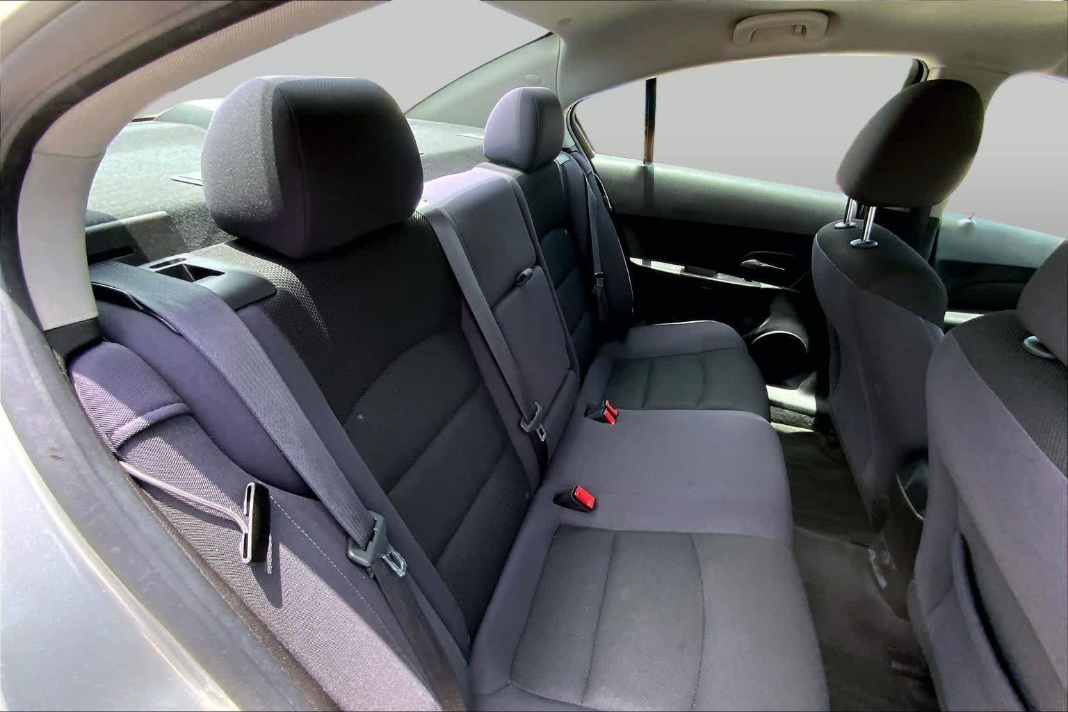 Used 2013 Silver Ice Metallic Chevrolet LT image 19