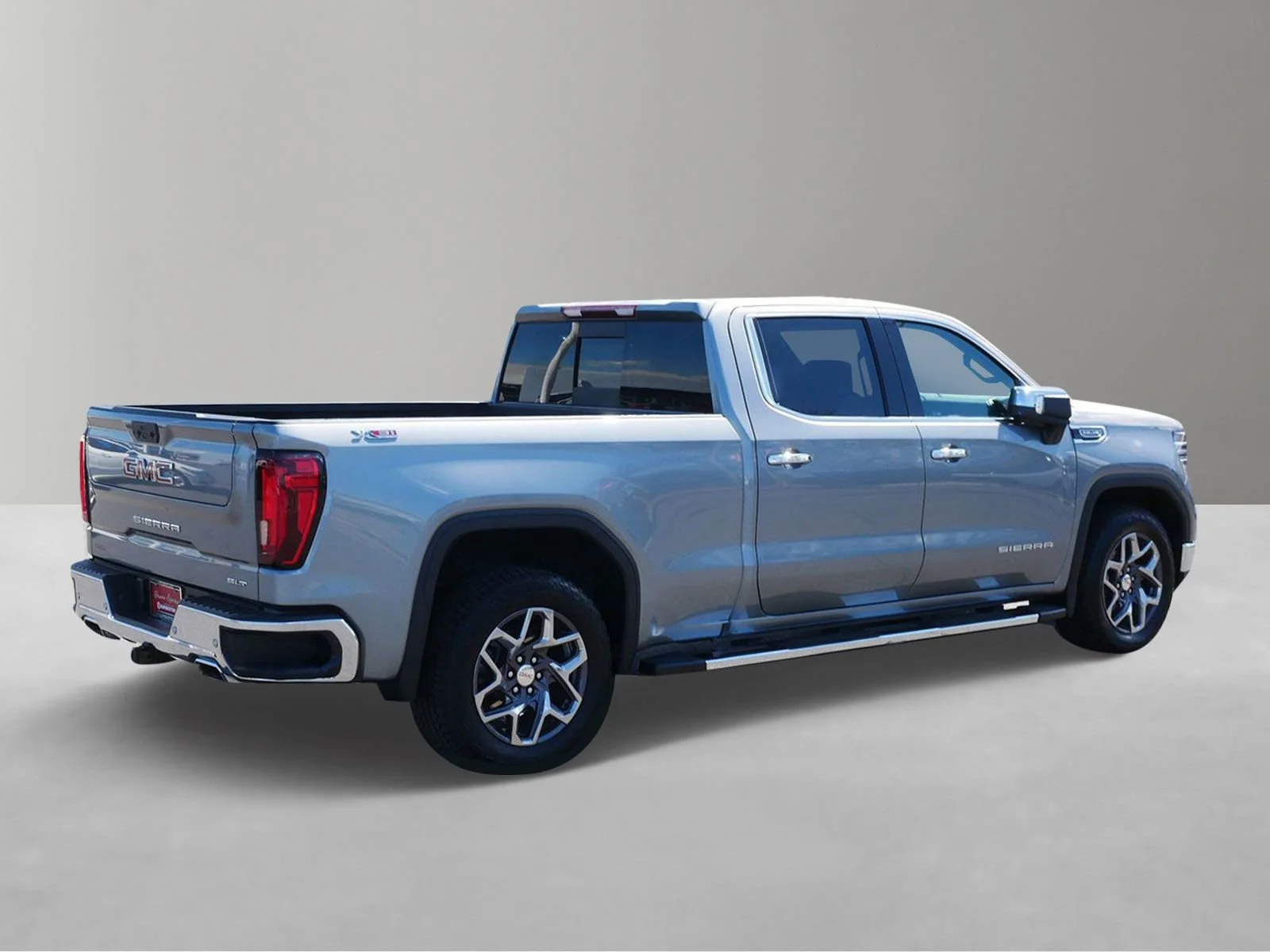 Used 2023 Sterling Metallic GMC SLT image 4