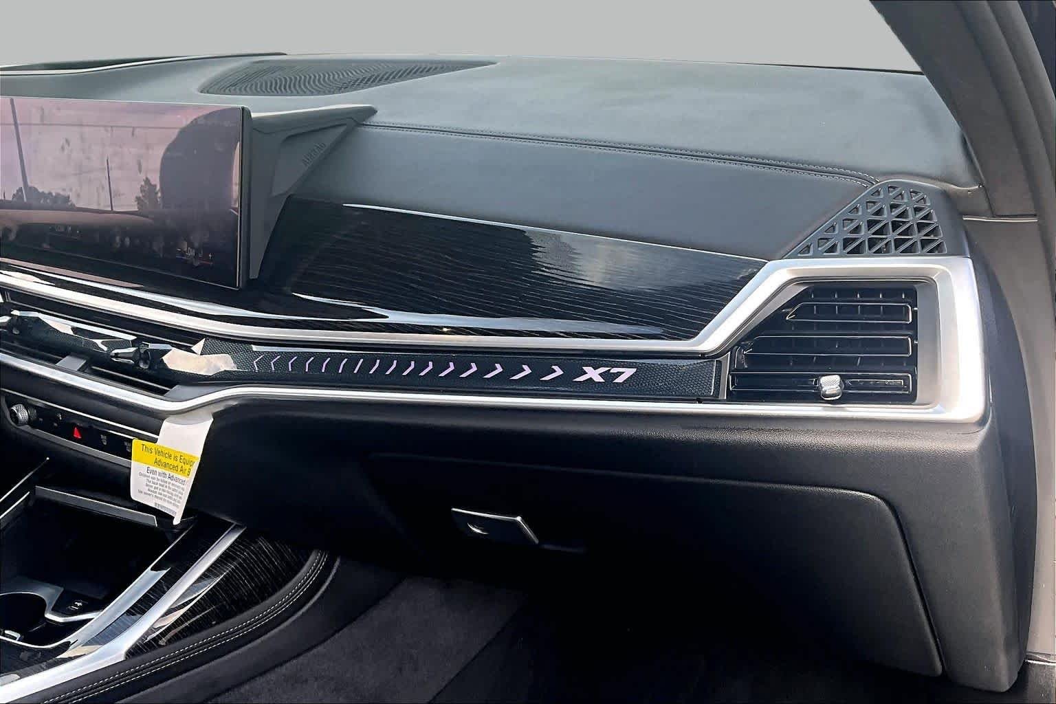 Used 2025 Black Sapphire Metallic BMW xDrive40i image 19